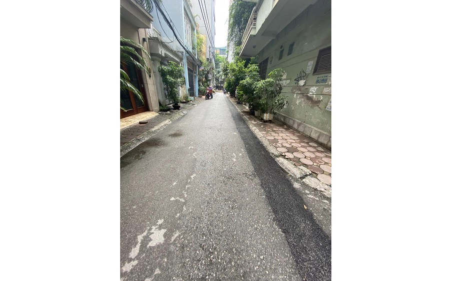 CHO THUÊ NHÀ NGÕ Ô TÔ PHỐ PHƯƠNG MAI 4 TẦNG, 60M2, 4 NGỦ, 18 TRIỆU